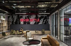 在办公室装饰中，常见的几种墙面装饰方式
